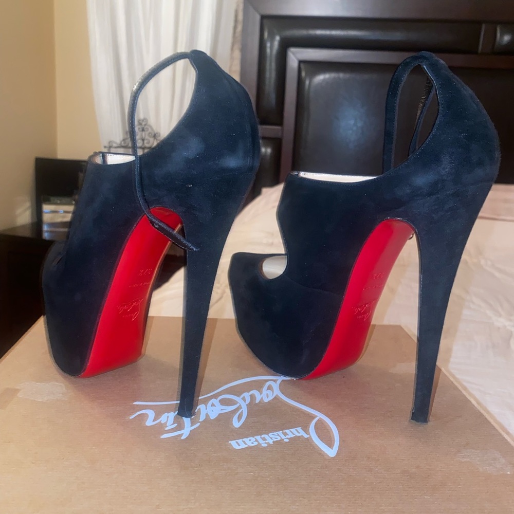 Louboutin black platform heels 37.5